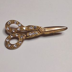 Vintage scissors broach pin crafter seamstress cutter themed jewelry scrapbookin